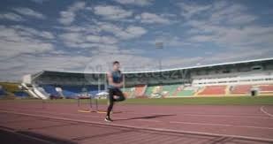 纽约洋基队在八十年代末开始重用年轻人，为九十年代的王朝铺路